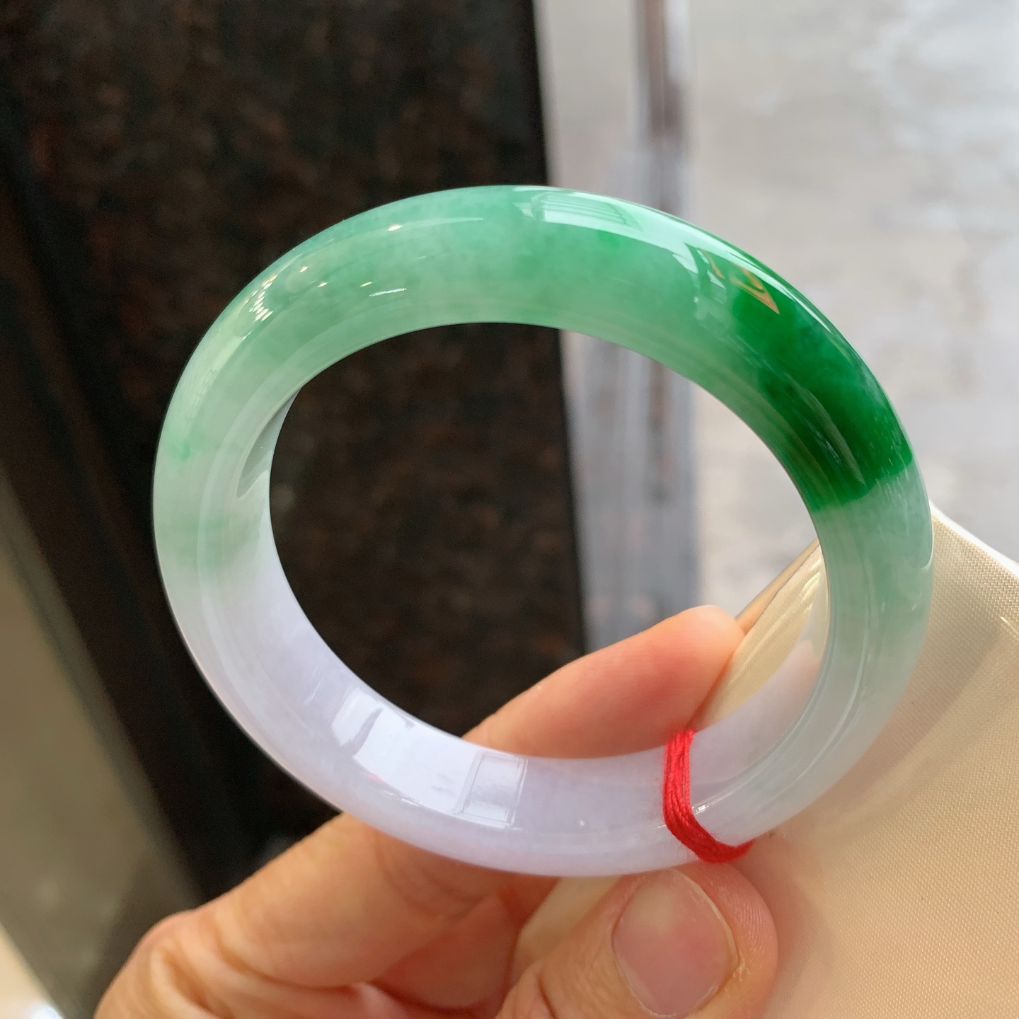 正圈飘绿 有纹 尺寸：55/12.8/9  色辣