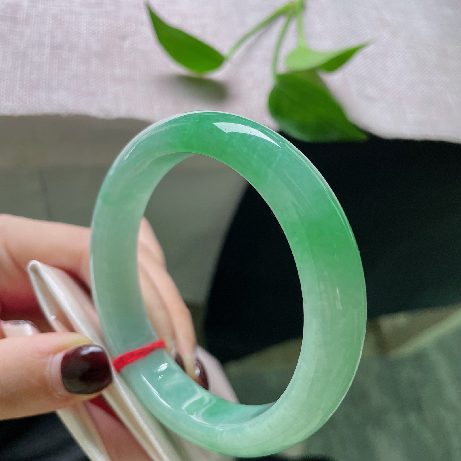 尺寸：60.5/13/8.8，满色正圈，大圈口，贵气十足。ss51672a..