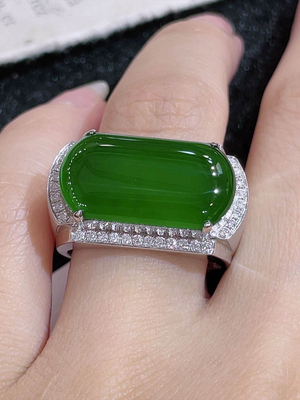 ️超值21975  冰绿大马鞍戒指  无裂  18k金镶嵌  种水 重金豪镶  南非钻镶 厚装饱满