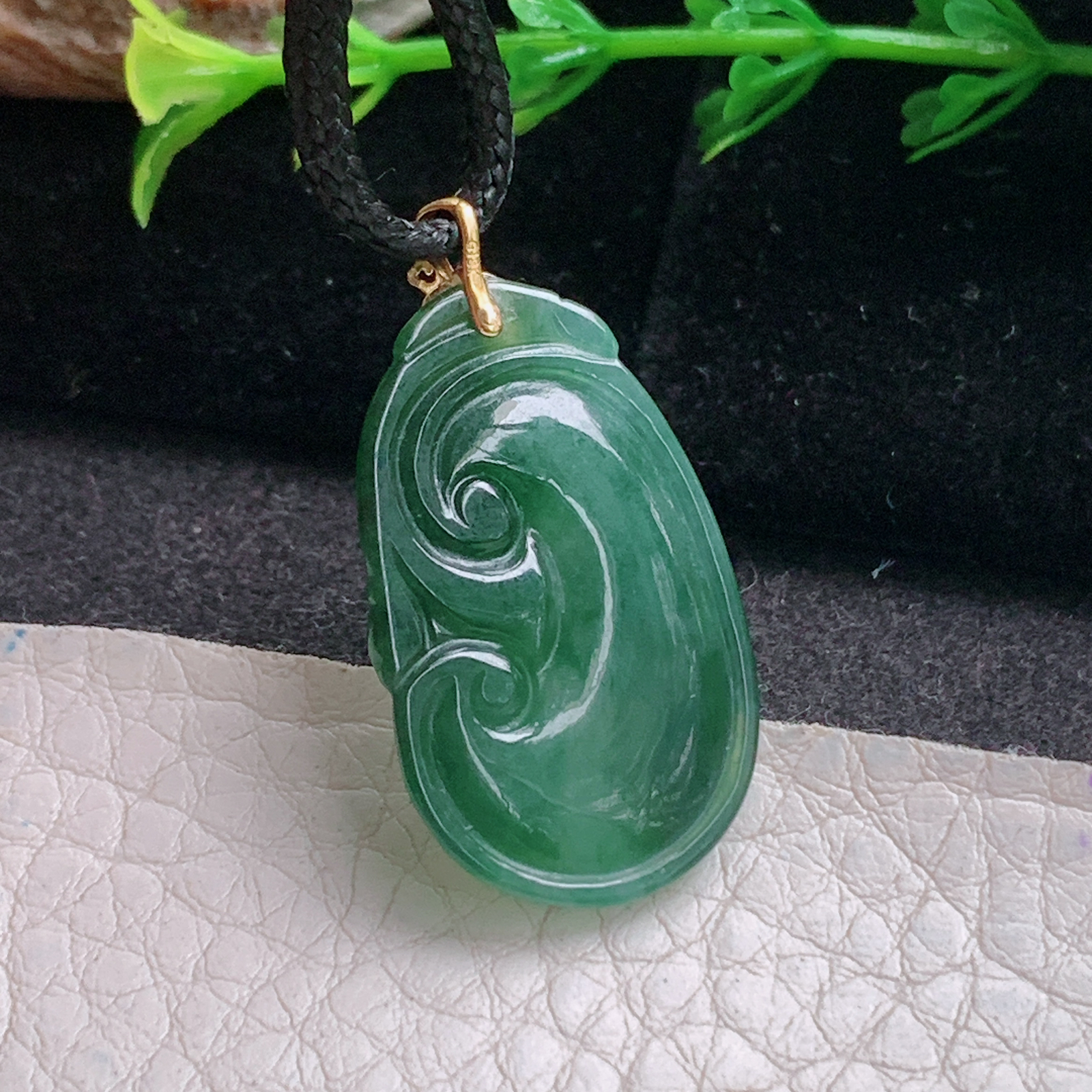 axm实拍32*17.3*3.8缅甸翡翠冰透睛如意吊坠镶金平安如意锁骨坠