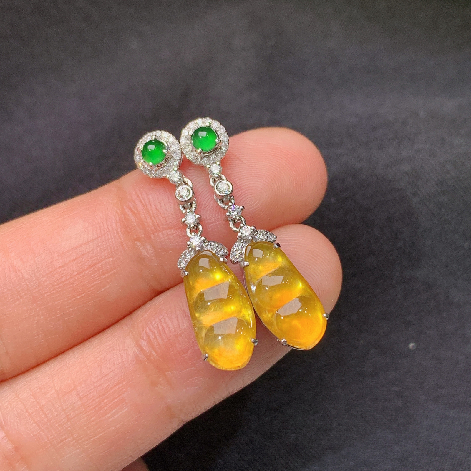 冰黄翡福豆耳坠，18k金镶嵌，款式新颖，冰润细腻，种水足，Lp 尺寸11.2*5.6*2