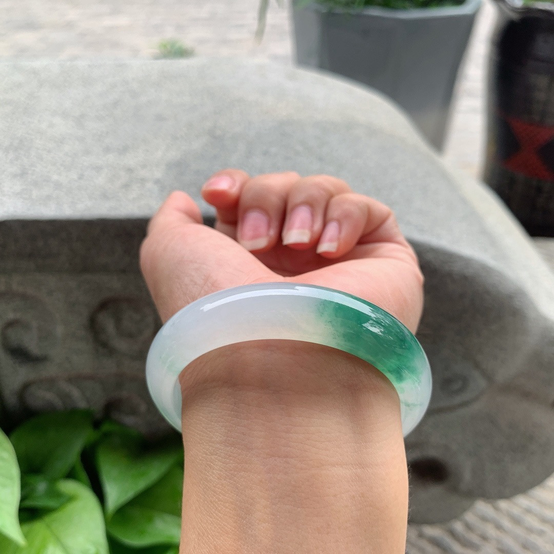 圈口55.4-13.5-7.7 【冰种飘绿正圈手镯】正圈55 56可戴