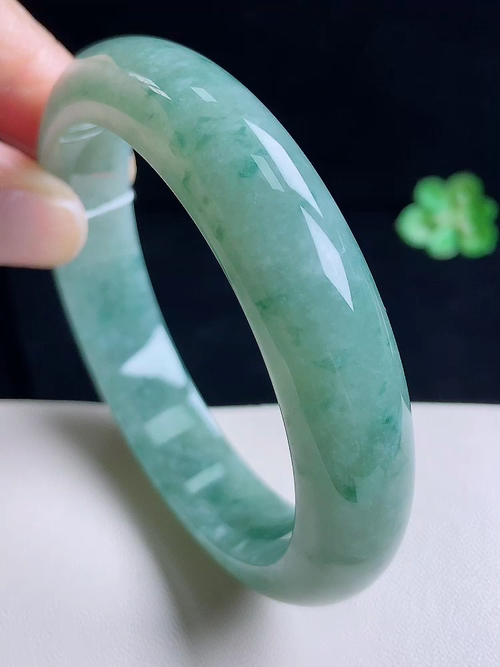 手镯，无裂，尺寸55.5/12.2/7.5，编号va  22
