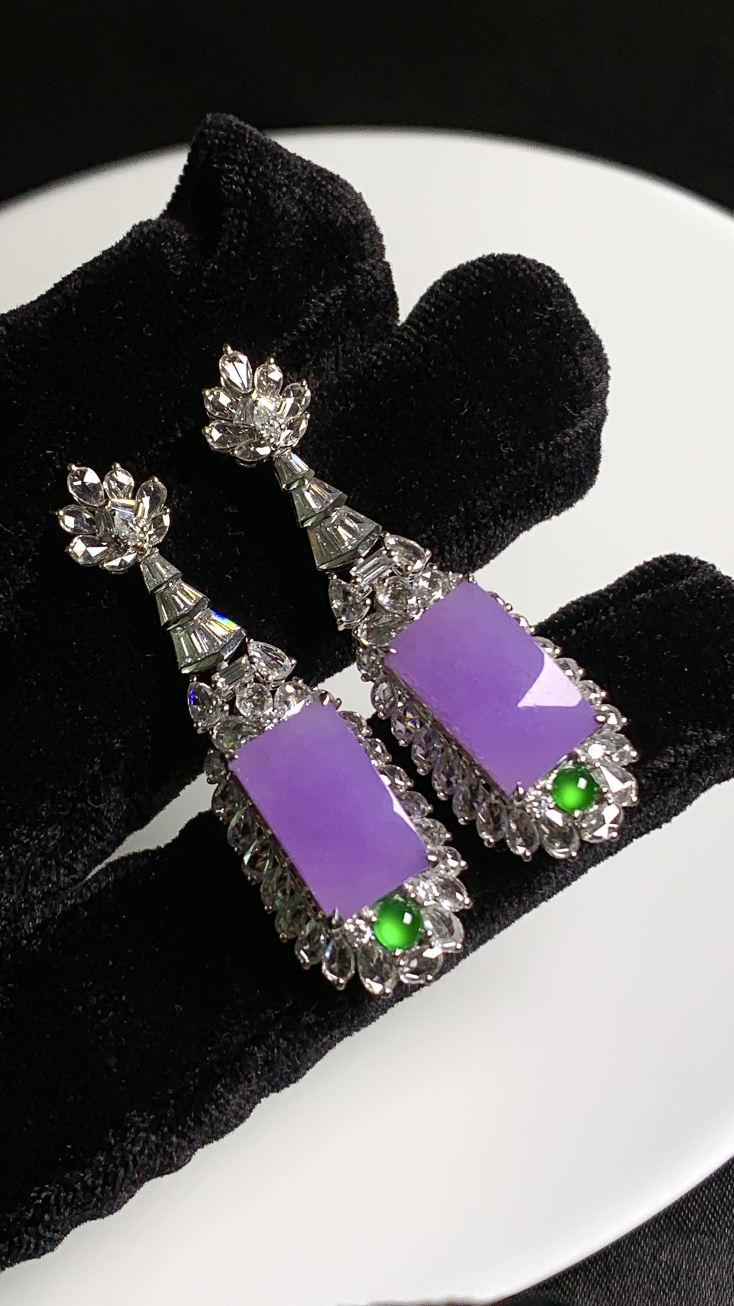 ️，18k金镶嵌方牌耳坠，紫色浓郁，见光靓美入心坎，尺寸：成品：43.1/13.7/10.1，裸石：13.2/7.8，b17422