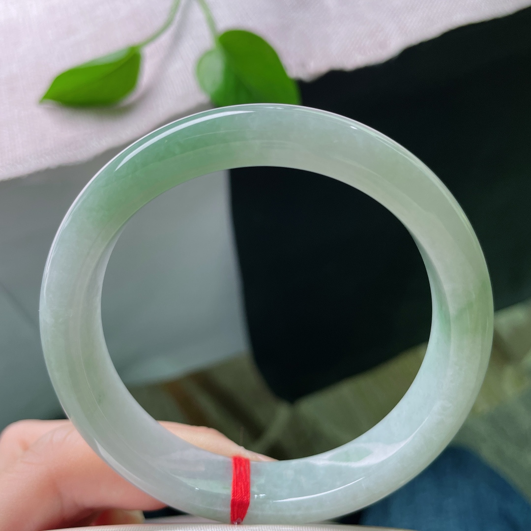 60.4/12.7/8.3，飘绿，水润，细腻，贵气，优雅，版型好，雍容华贵，无裂，ss51802a