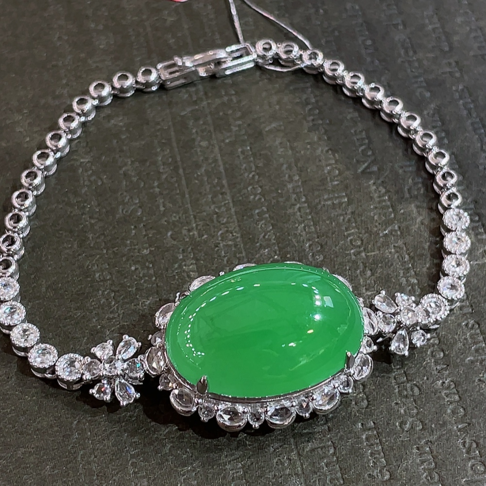 ️，冰绿大鸽子蛋手链，，18k金镶嵌，种水，重金镶嵌，南非钻镶，厚重饱满，高端大气，性比高40.2