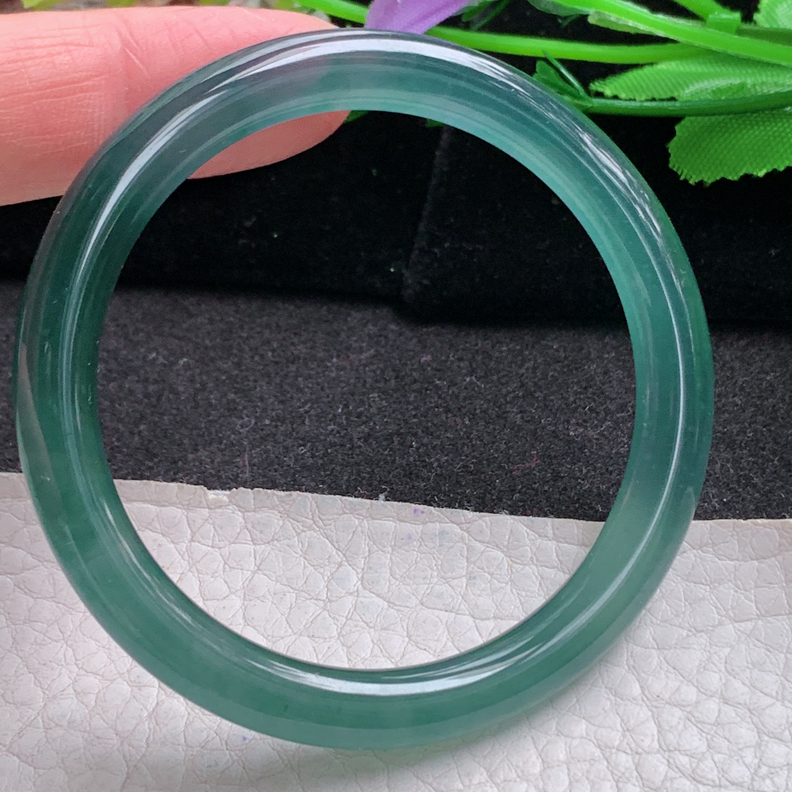 yh小圈口51.3*7*7.5美人镯 天然翡翠a货手镯冰绿圆条玉镯子