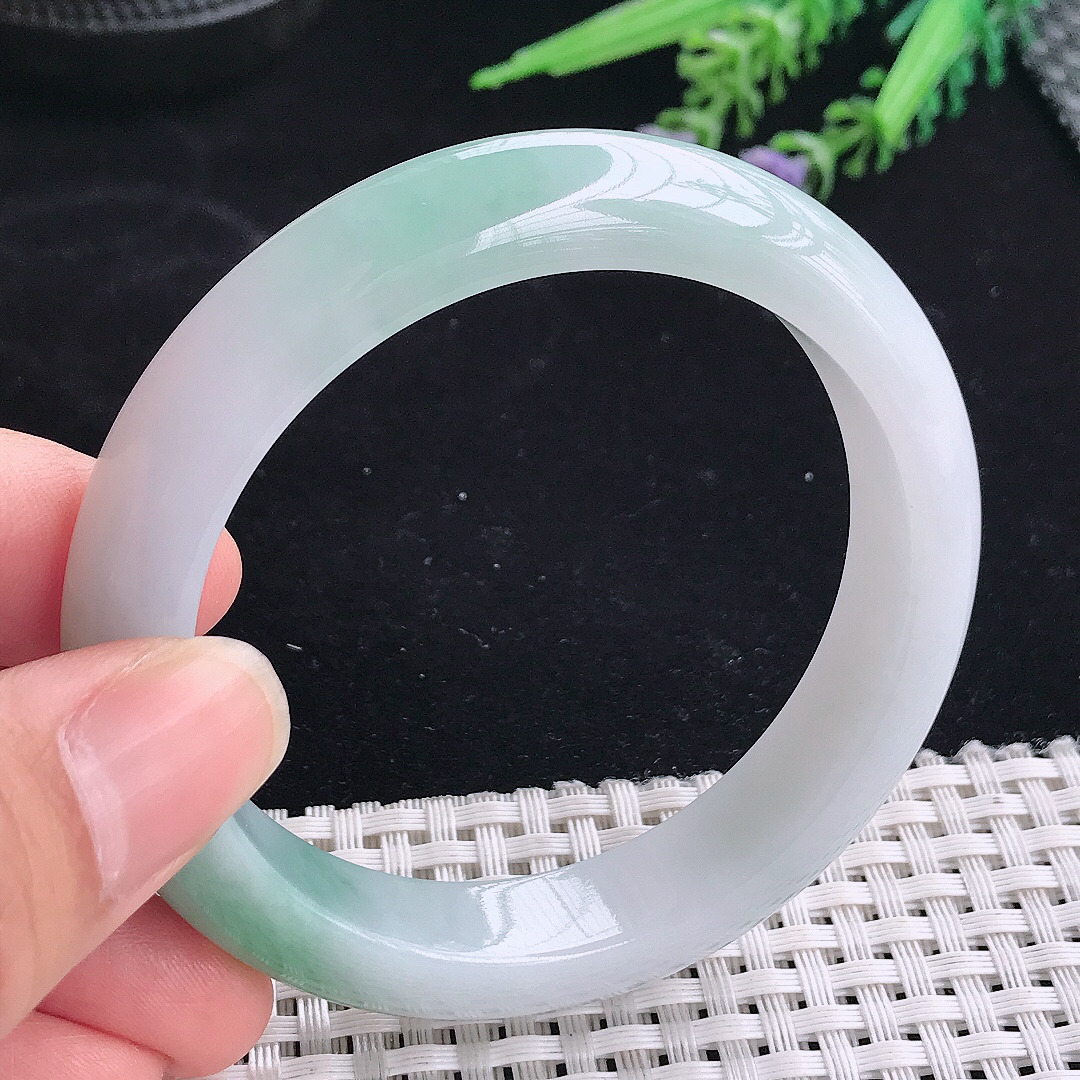 实拍A货翡翠55/12.1/8.6老坑冰润飘花手镯宽边玉镯平安镯