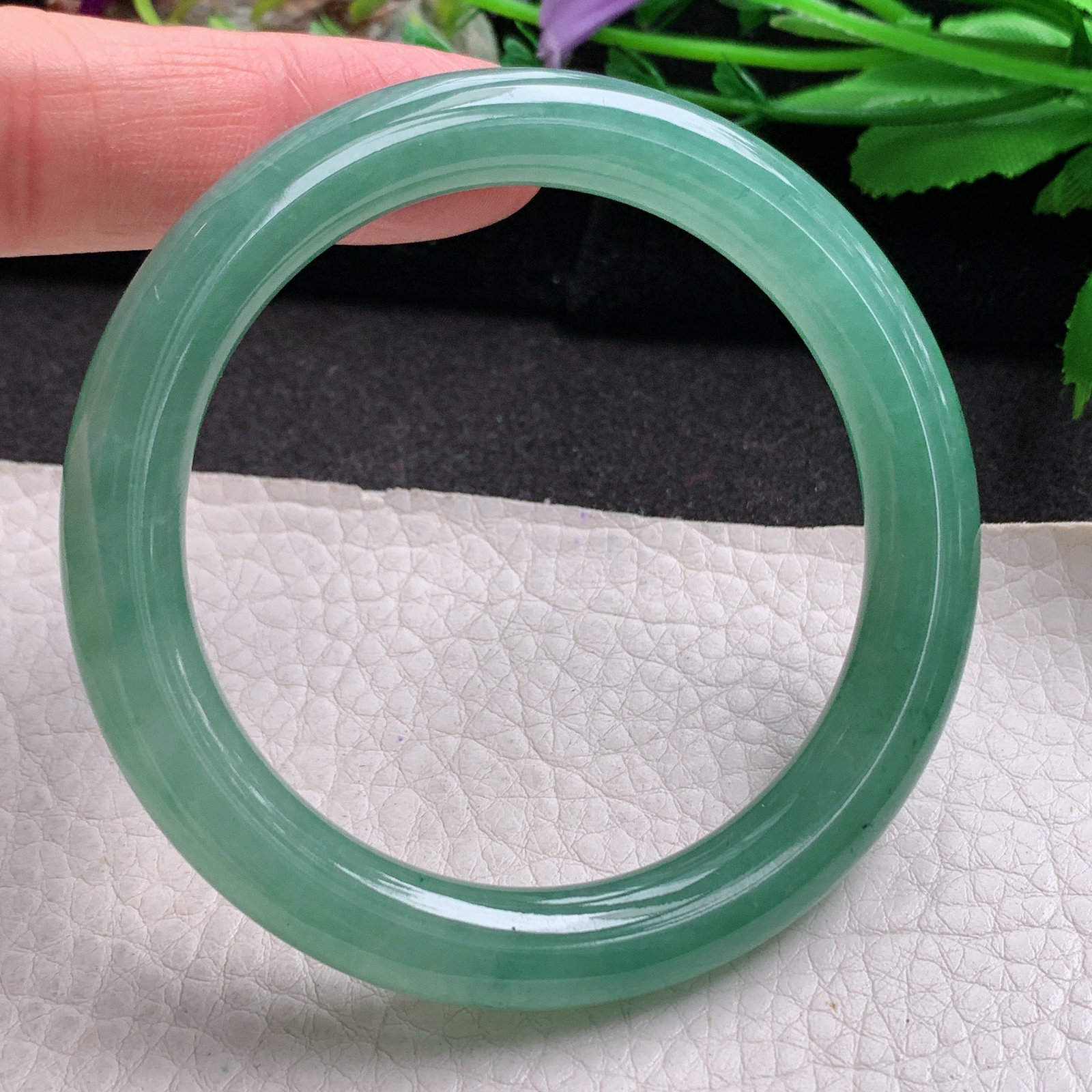 xc冰绿款54*9.2美人镯 天然缅甸翡翠a货手镯冰绿圆条叮当镯