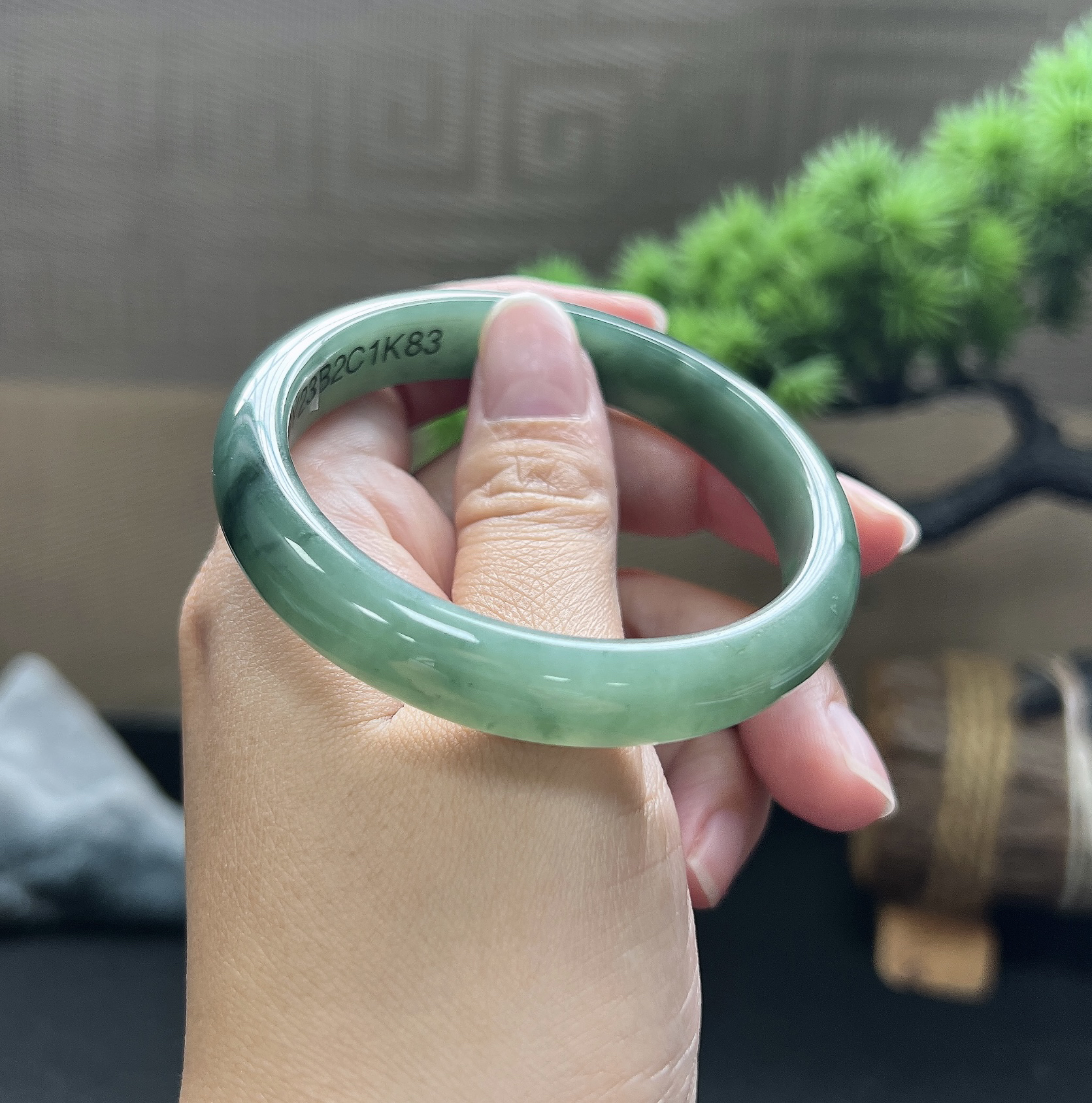 54圈口正圈油青飘花手镯