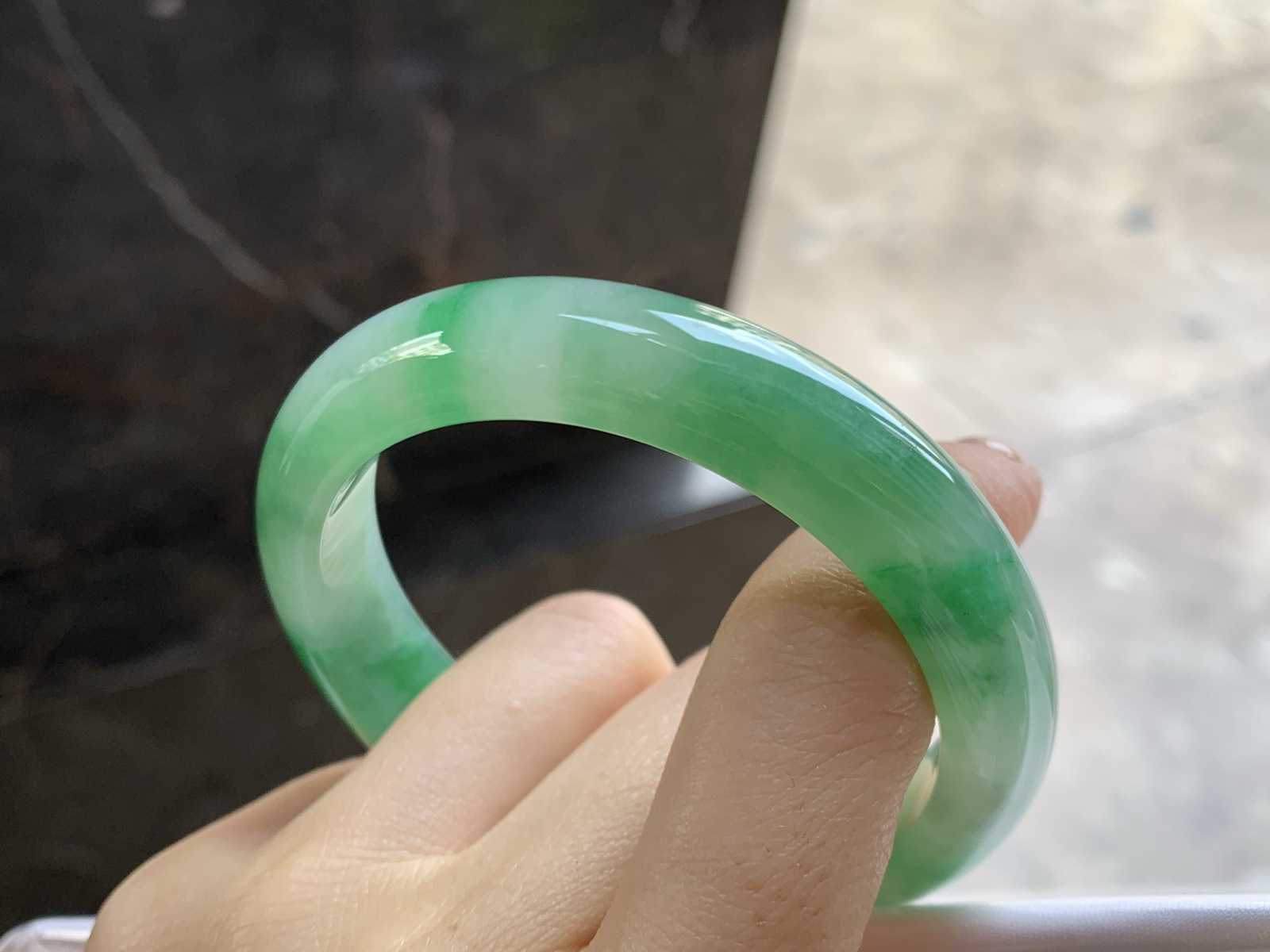 54.5-11.6-8

糯冰种带色手镯^_^有种有色～绿色浓郁漂亮