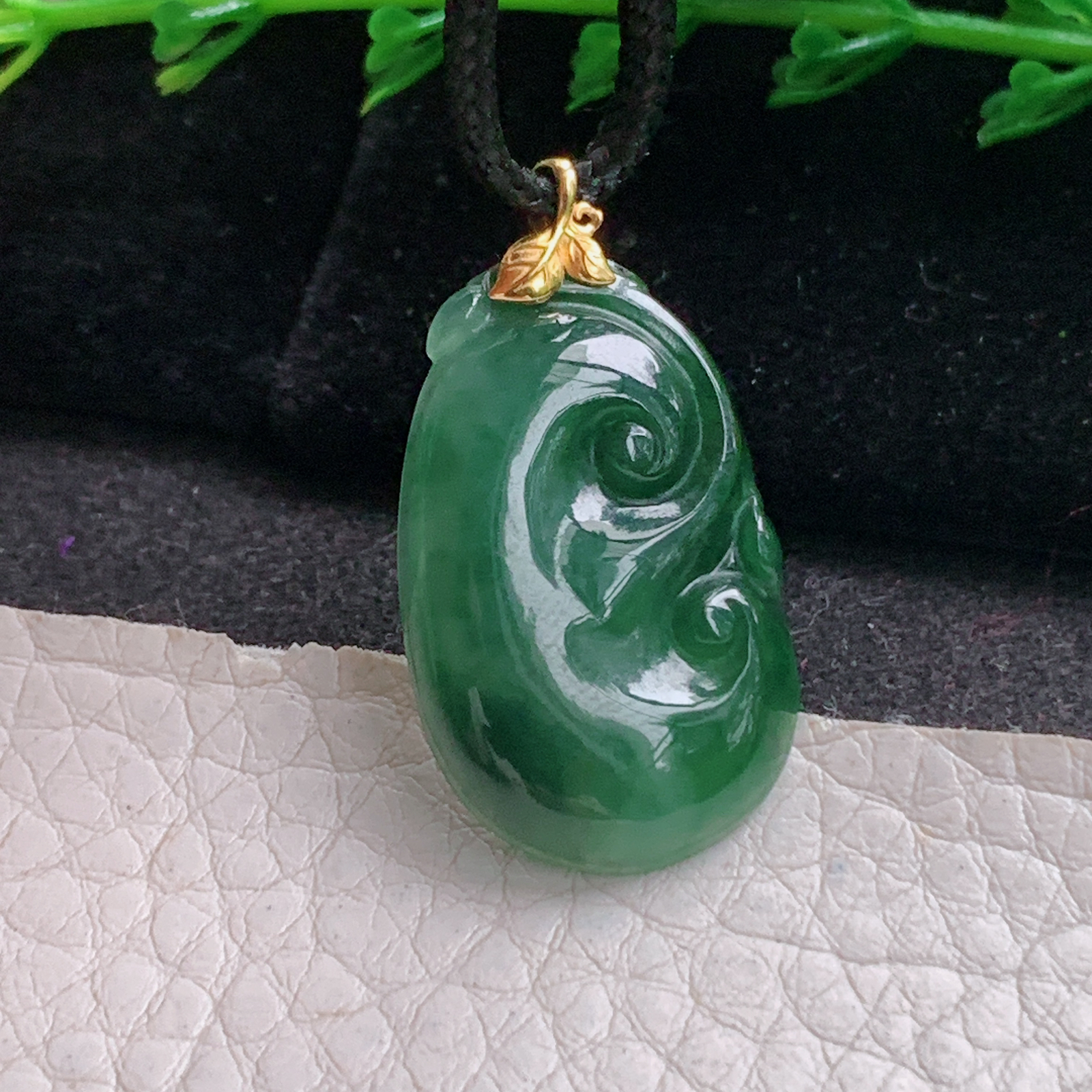 axm实拍32*17.3*3.8缅甸翡翠冰透睛如意吊坠镶金平安如意锁骨坠