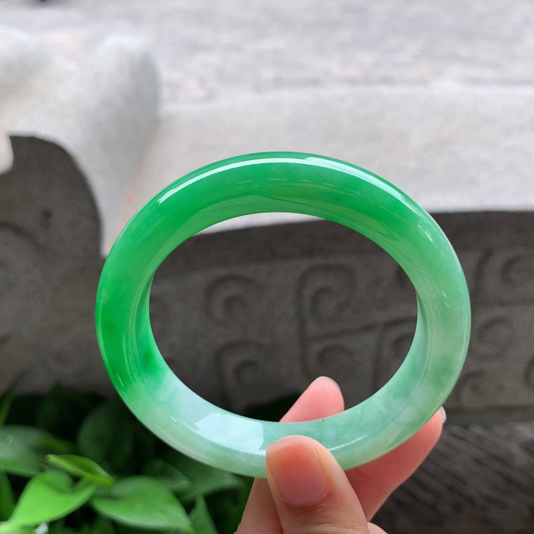 大圈口 58.2-13.2-9.5【辣阳绿正圈手镯】正圈58 59可戴