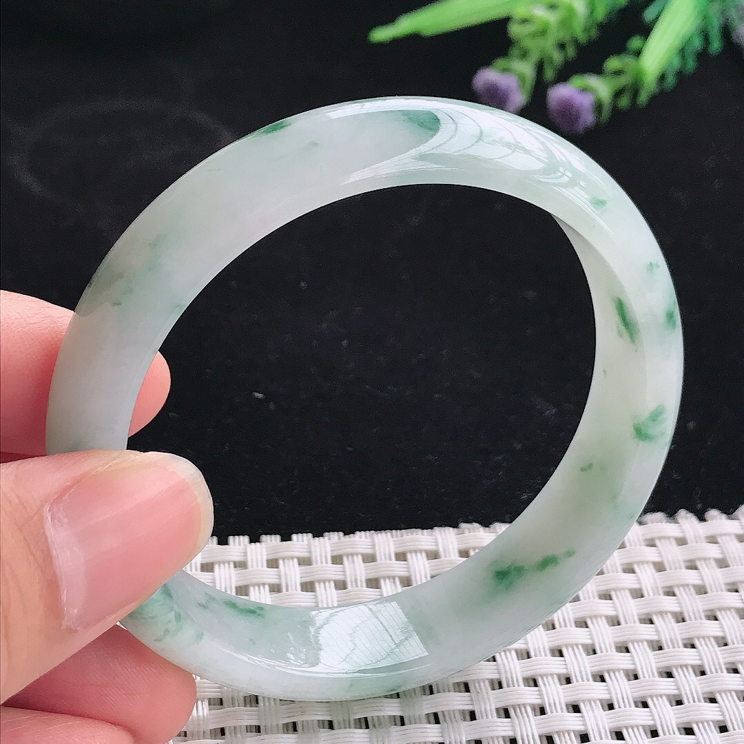 实拍A货翡翠56.8/13.9/7老坑精美温润飘花手镯宽边玉镯平安镯