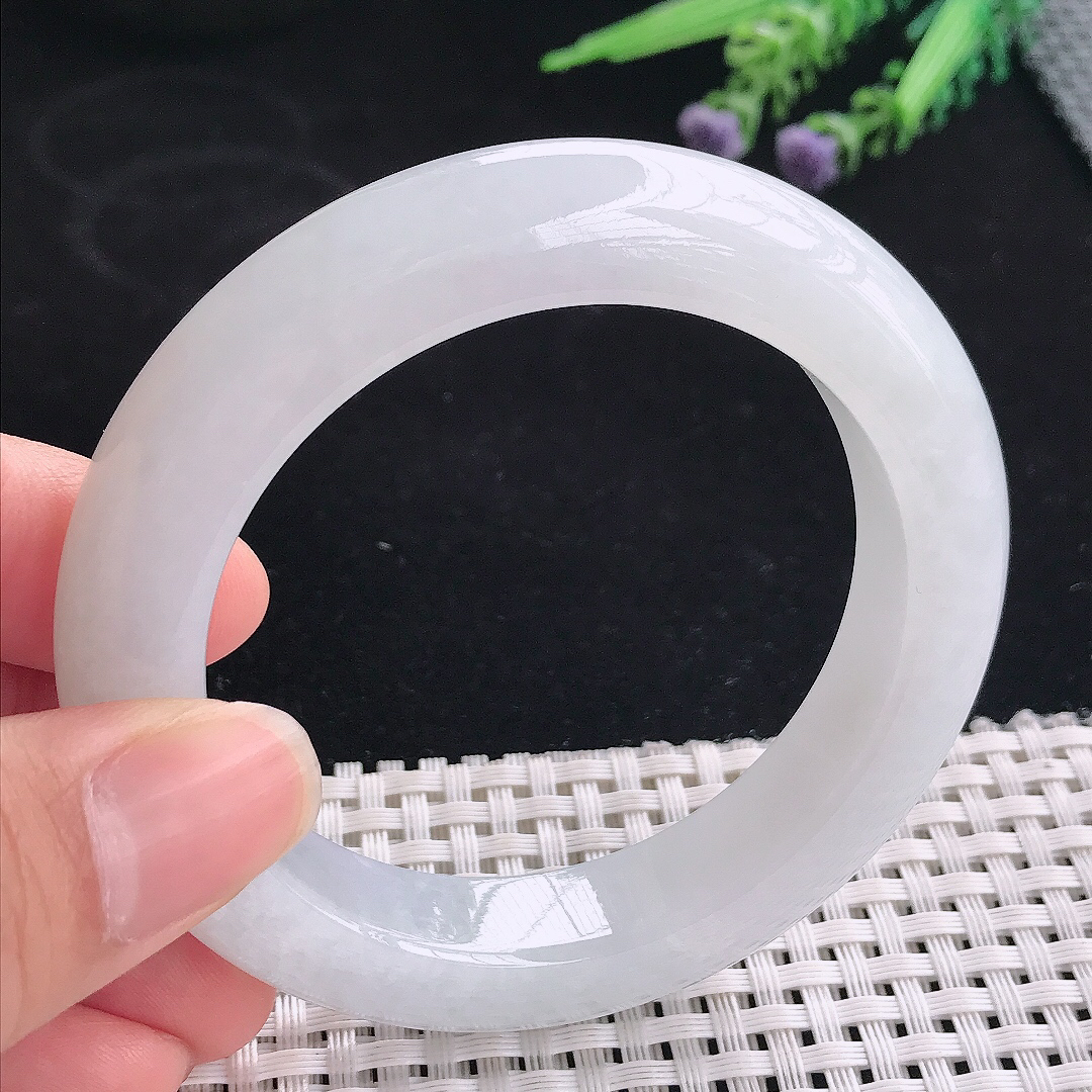 实拍A货翡翠55/12.5/10.3老坑秀气冰润月光白手镯宽边玉镯平安镯