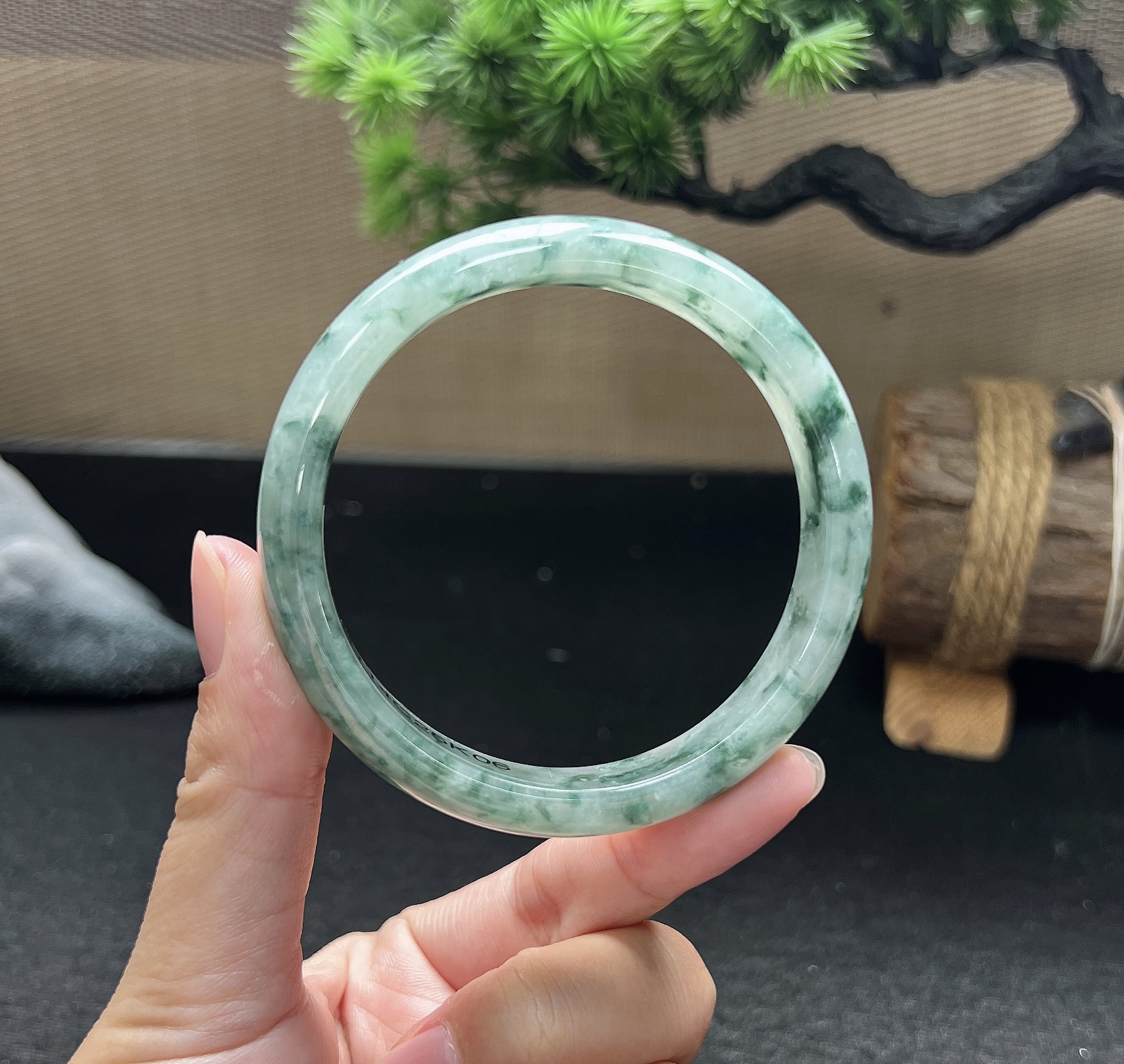 57.5圈口正圈飘花手镯