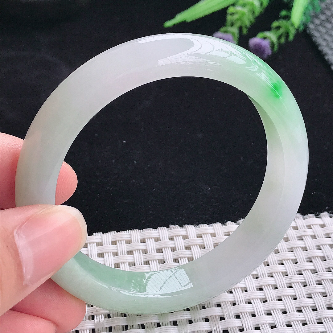 实拍A货翡翠55.8/11.8/8.3老坑冰润起胶飘阳绿手镯宽边玉镯平安镯