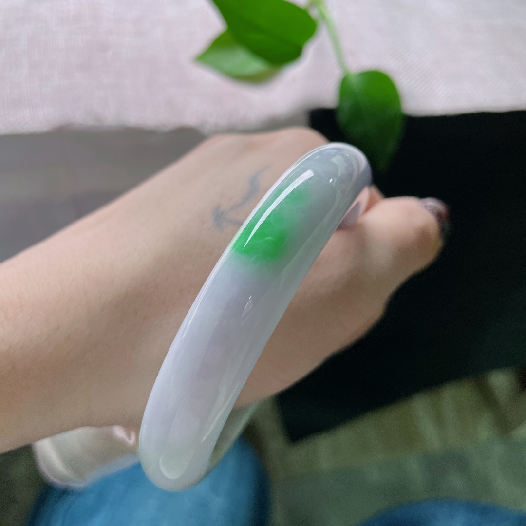 59.4/12.8/8.6，春带彩正圈，一抹翠色洋溢着生机与活力，水润，贵气，皮纹，ss51101a