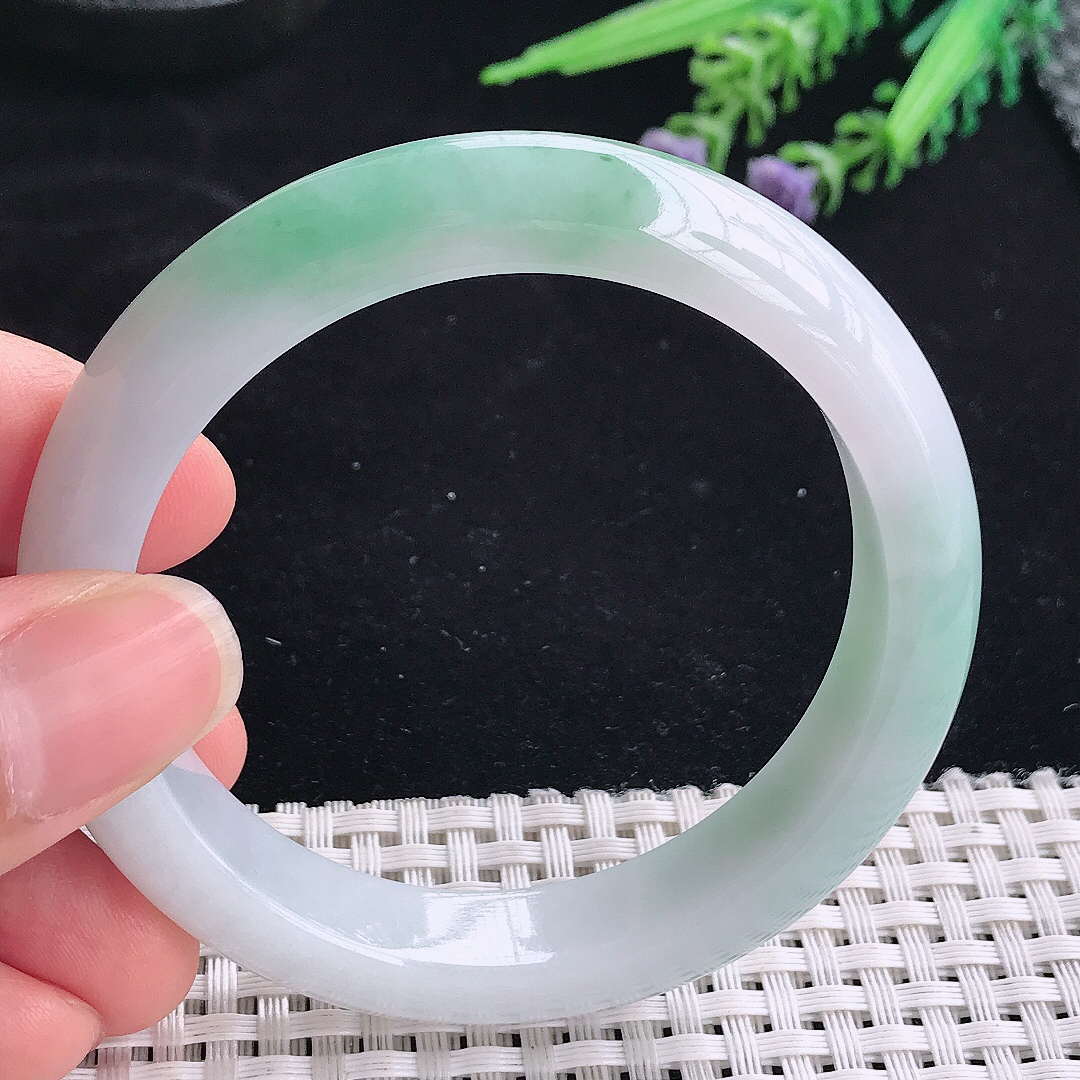 实拍A货翡翠55/12.1/8.6老坑冰润飘花手镯宽边玉镯平安镯