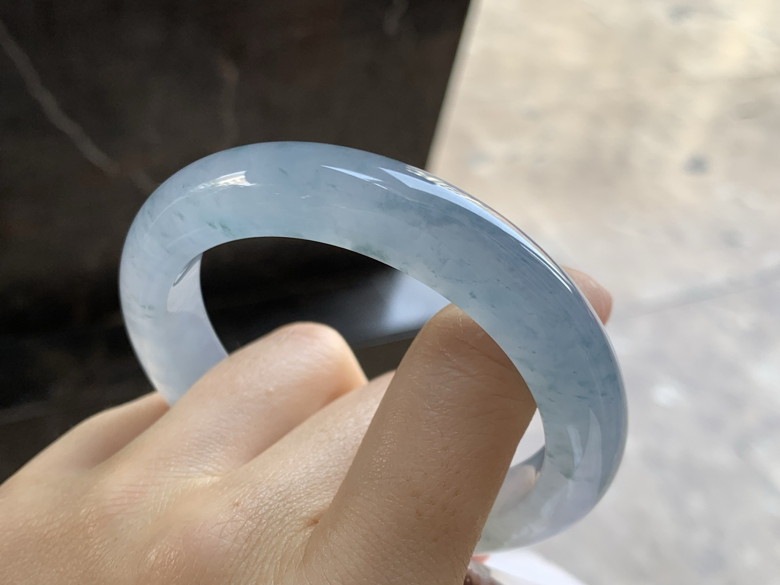 56.5-11.7-9.3

冰种飘花手镯^_^冰味十足 料子漂亮