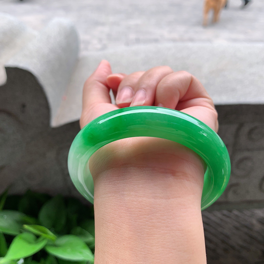 大圈口 58.2-13.2-9.5【辣阳绿正圈手镯】正圈58 59可戴