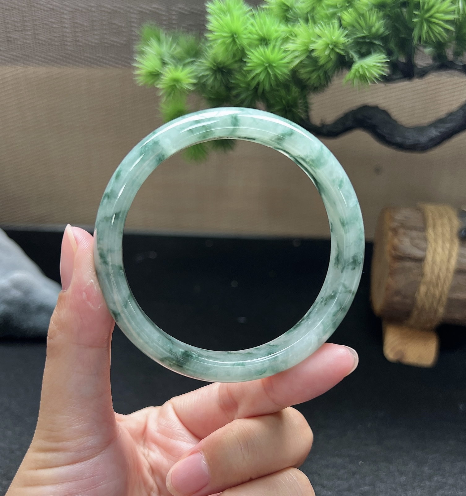 57.5圈口正圈飘花手镯