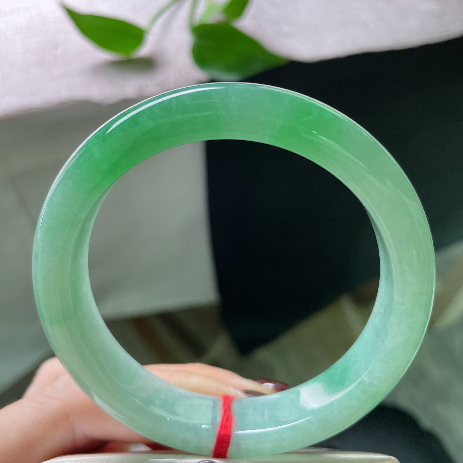 尺寸：60.5/13/8.8，满色正圈，大圈口，贵气十足。ss51672a..