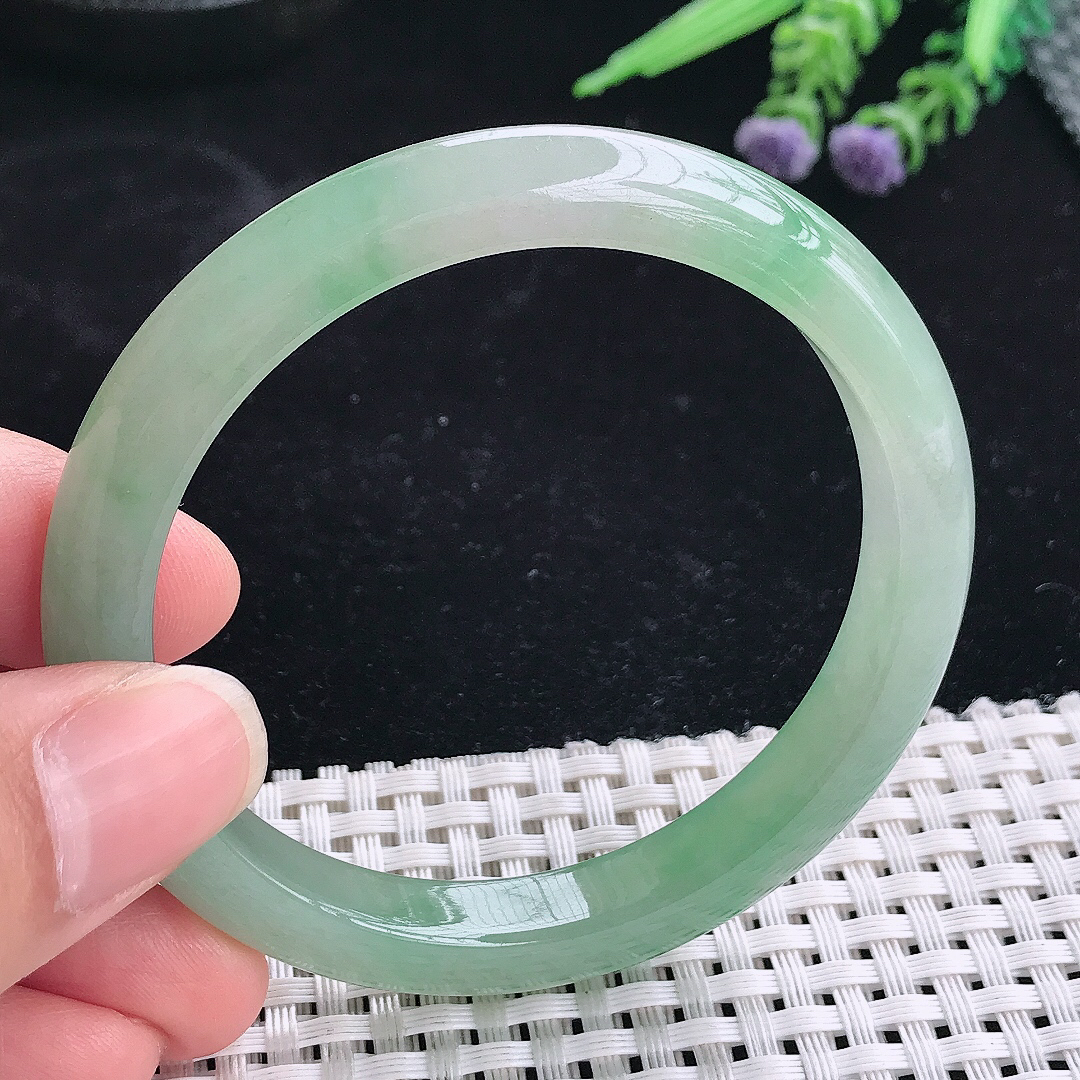 实拍A货翡翠55.5/9/7.8老坑冰胶飘绿手镯宽边玉镯平安镯