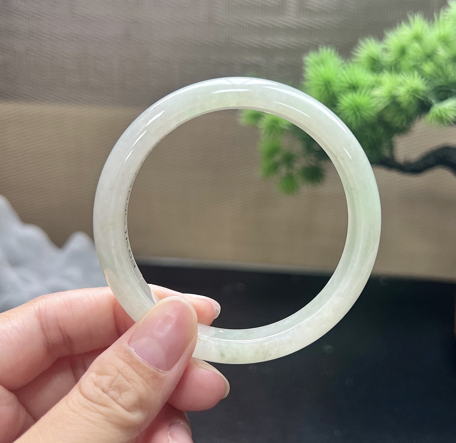 56圈口正圈飘花手镯