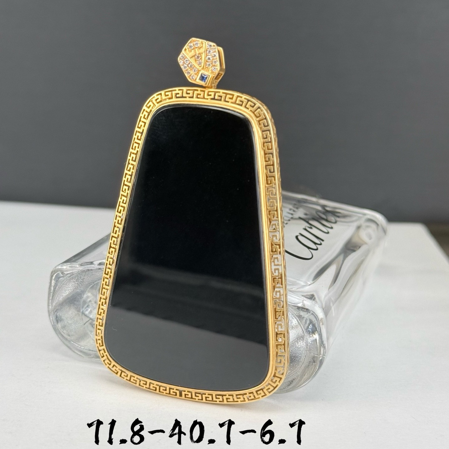 精品18k墨翠无事牌 种好色正 黑度极好 打灯通透 油性十足  尺寸71.8