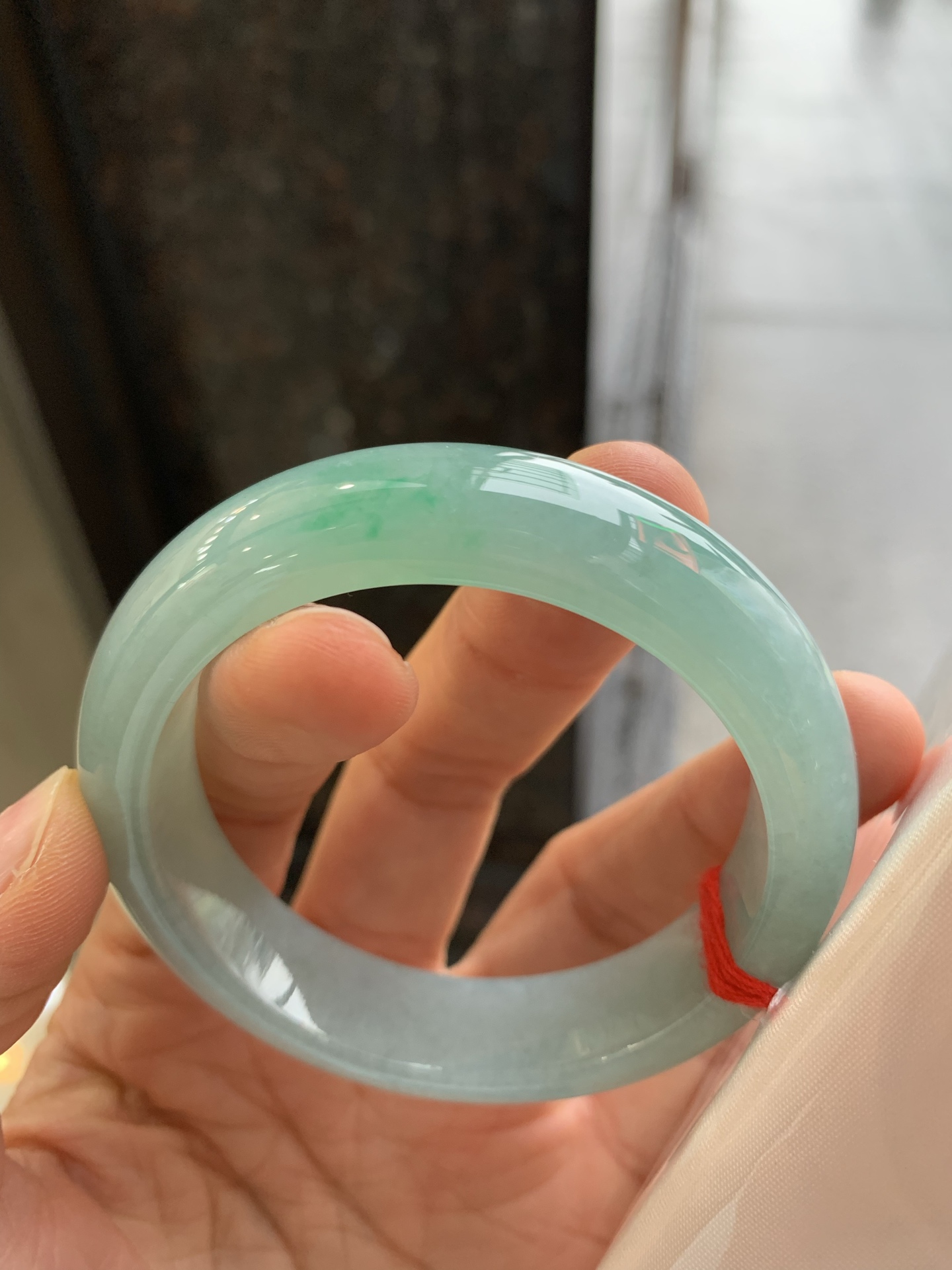 正圈冰种飘花，无裂，尺寸：52.8/13.2/7.8，版型好