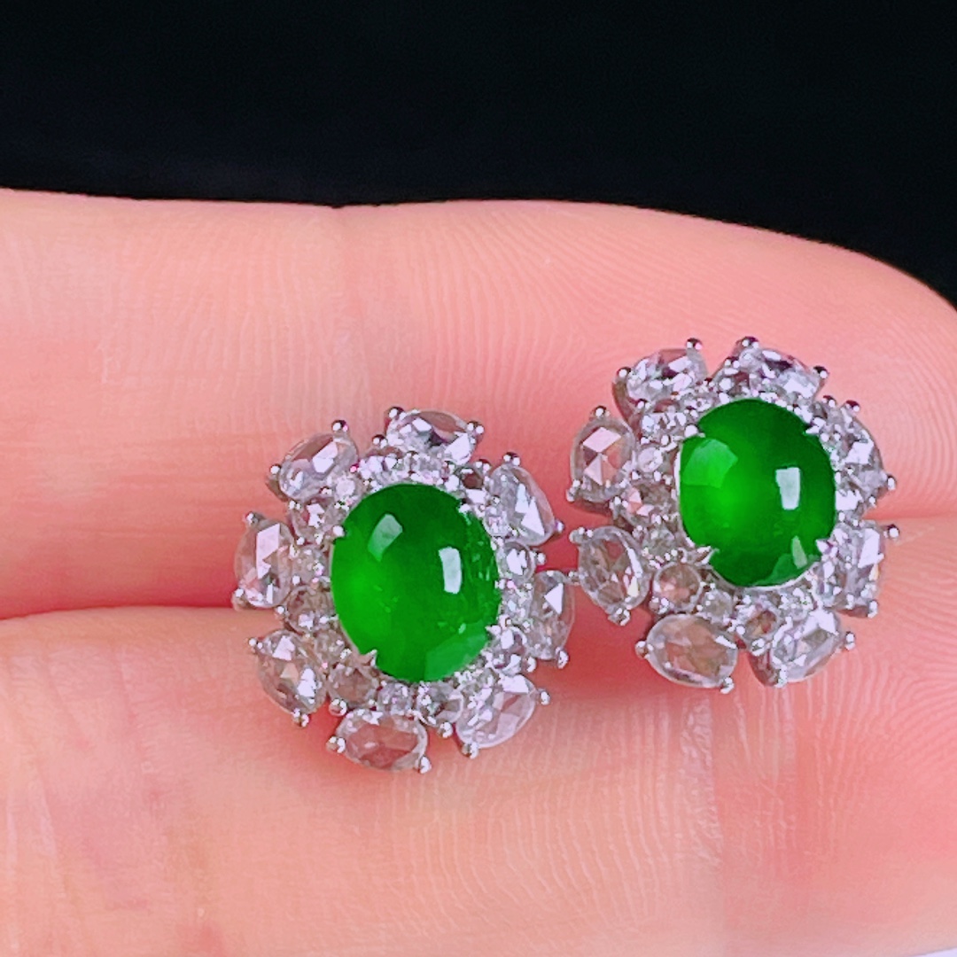 ️，冰绿耳钉，老种起光，细底通透，尺寸：裸石7/6/3.5mm0423