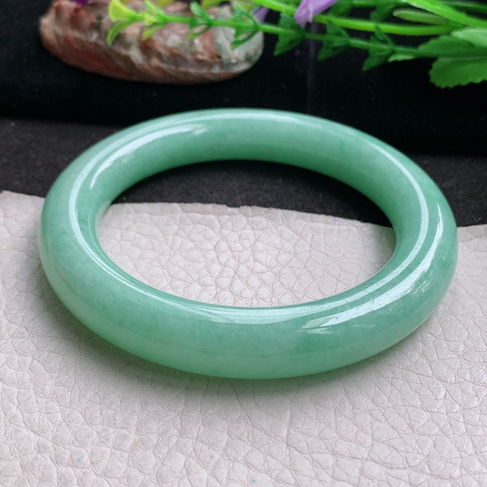 yh实拍57.5*11.3美人镯 天然缅甸翡翠a货手镯满绿圆条玉镯子