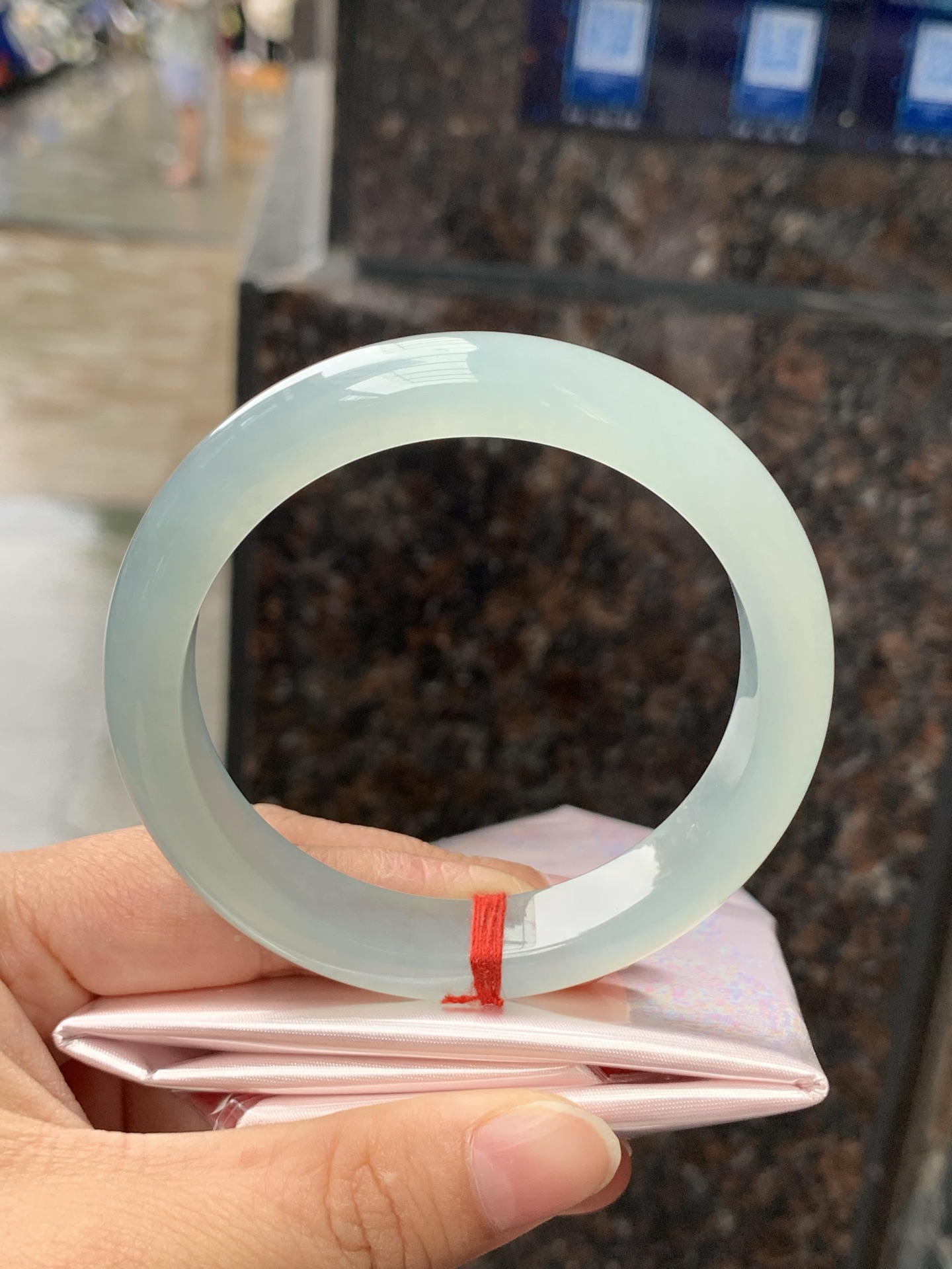 冰蓝正圈，58.5-12.2-8.8，0423-N514，无裂，底妆冰润细腻，千变万化的冰晴蓝底色，