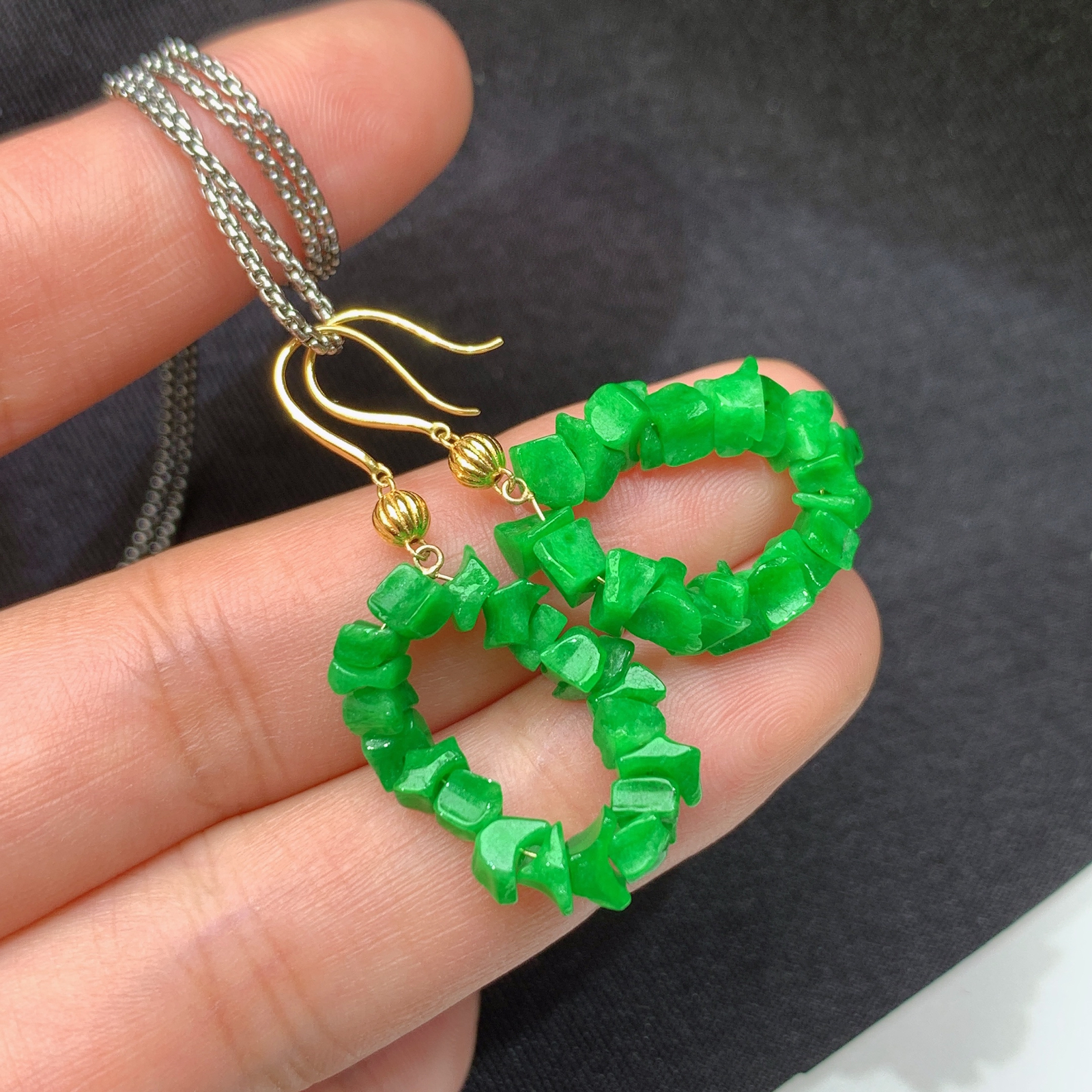 阳绿随形耳坠，18k金镶嵌，简约时尚，冰润色甜，种水足，Lt 尺寸36.7*15*3.8