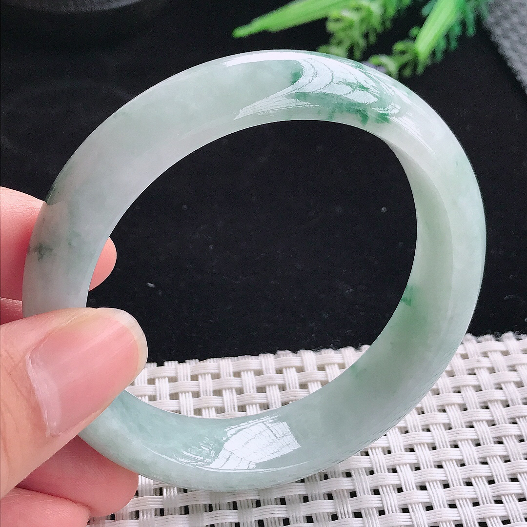 实拍A货翡翠58.5/15.8/8.8老坑精美温润飘花轮胎手镯宽边玉镯平安镯
