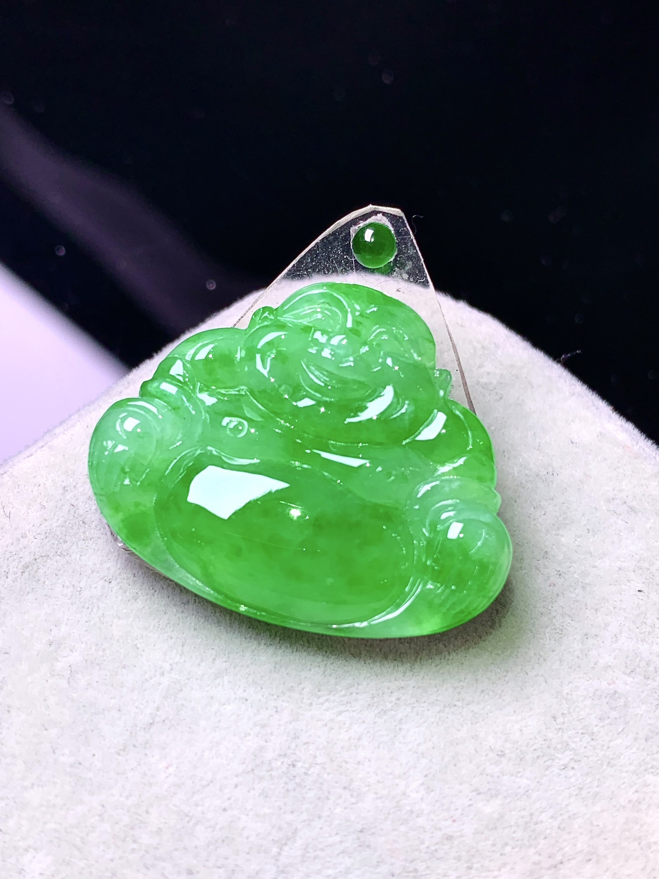 镶嵌款 冰阳绿佛公吊坠 玉质细腻 色泽艳丽清新 水润亮眼 整体尺寸19.8*24.5*4*2x