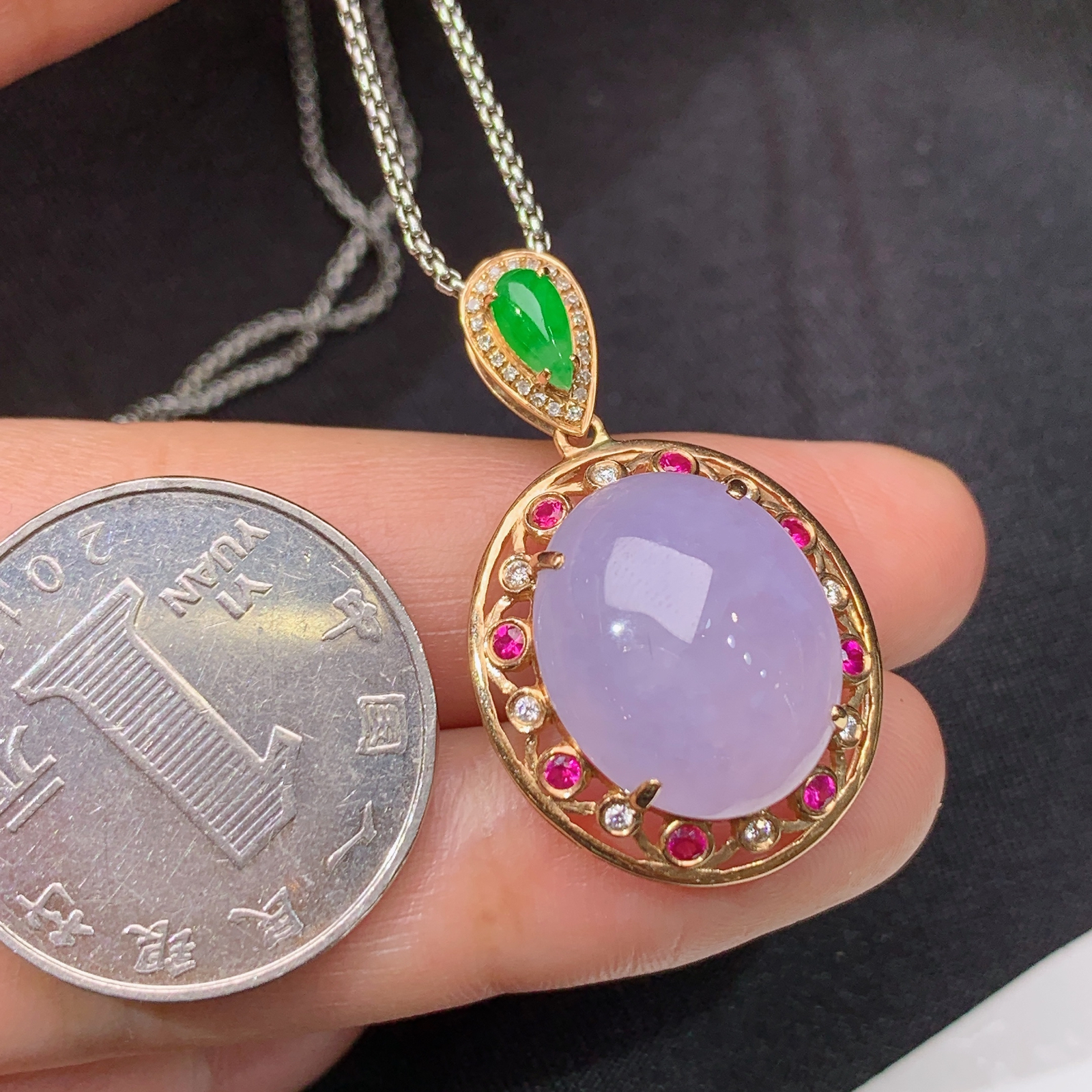 冰紫罗兰蛋面吊坠，18k金镶嵌，温润细腻，颜色鲜艳，Zha 尺寸32.6*19.6*9.6