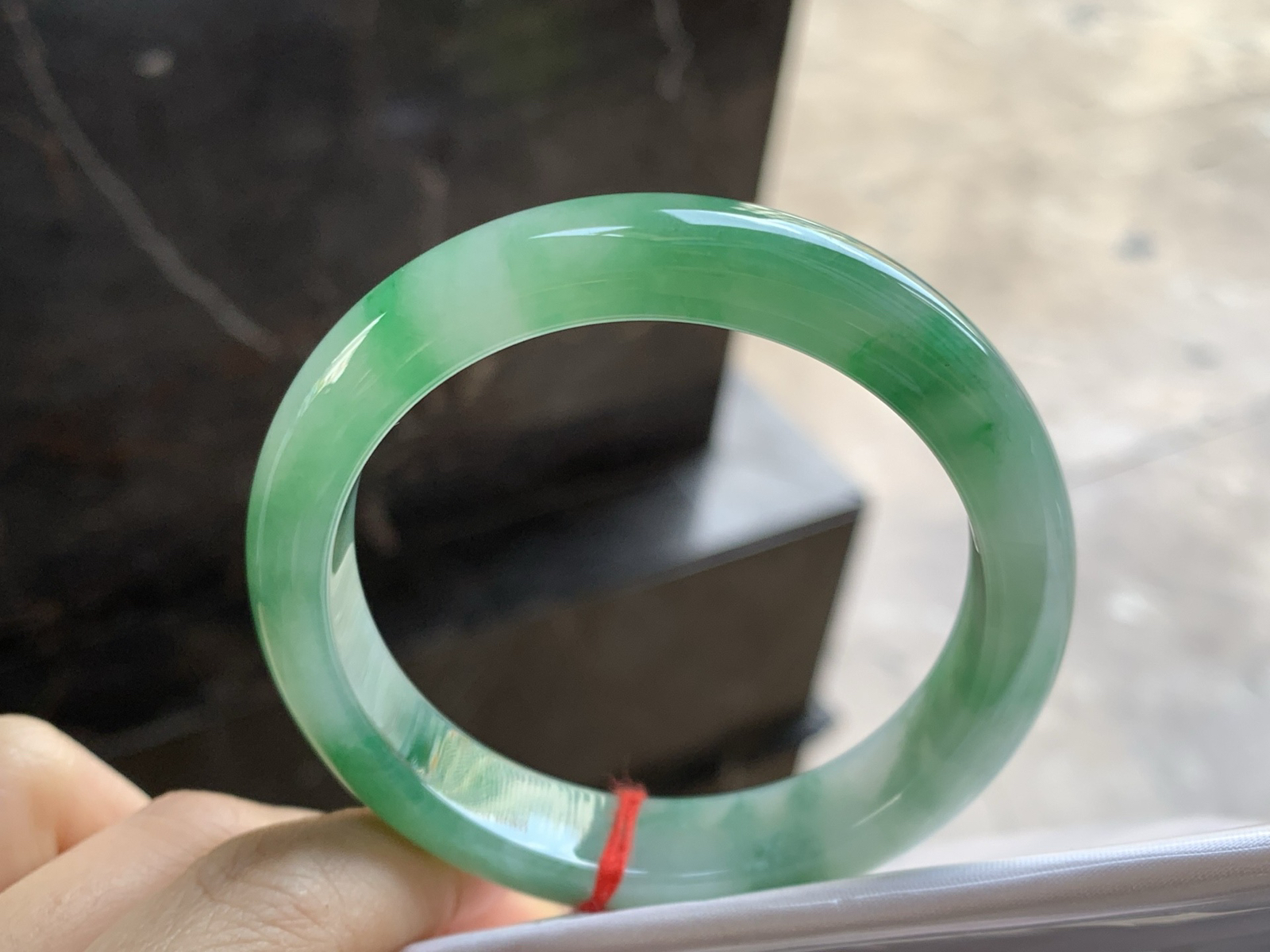 54.5-11.6-8

糯冰种带色手镯^_^有种有色～绿色浓郁漂亮