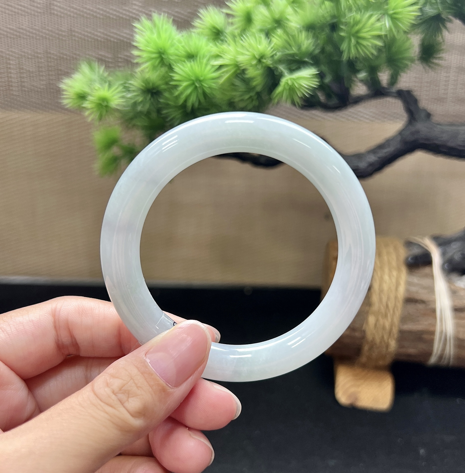 51圈口圆条晴底手镯