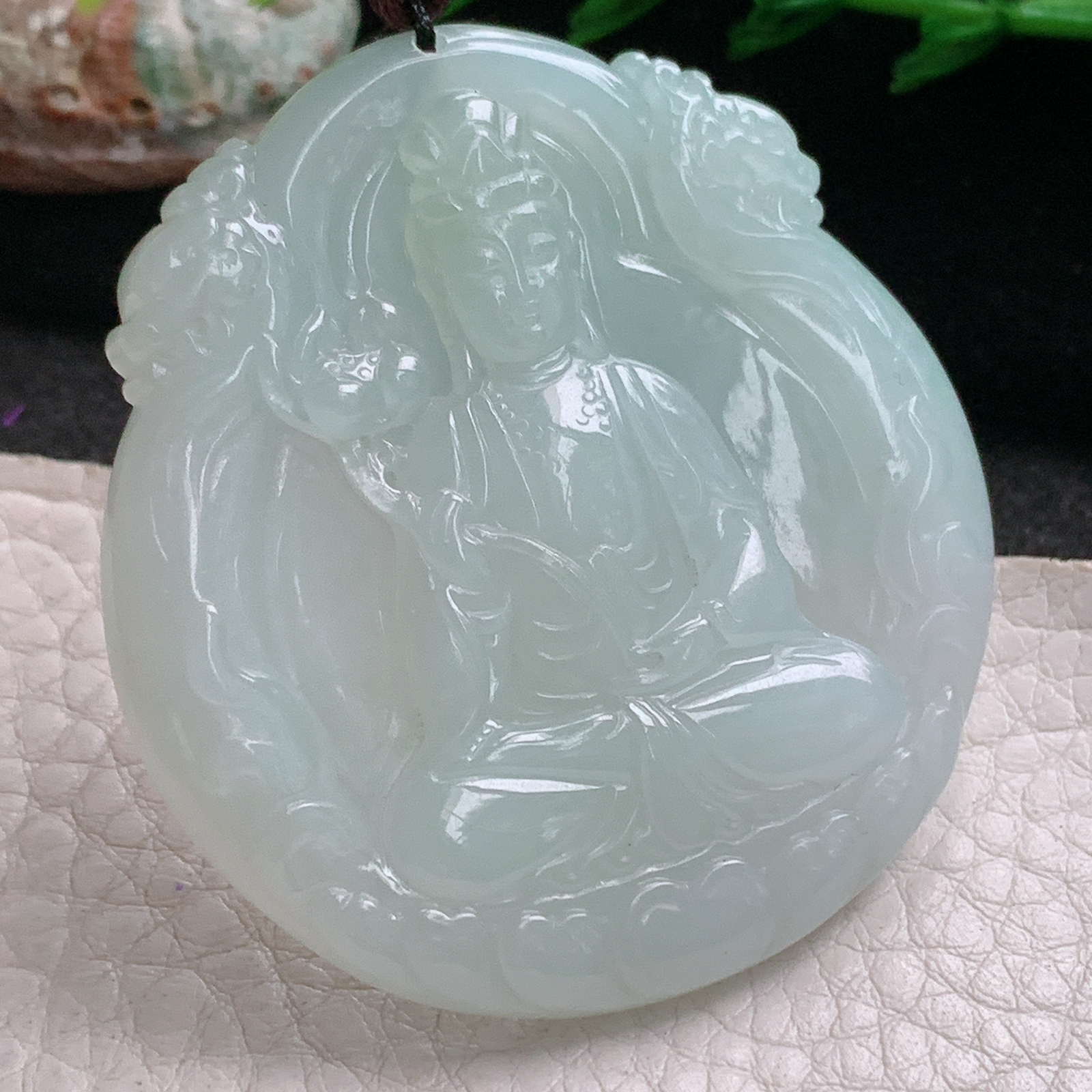 Bg实拍51.5*48*5.8缅甸翡翠浅绿大势至观音菩提吊坠持莲观世音