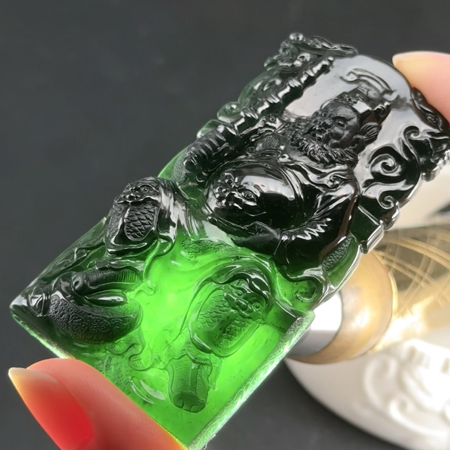 精品墨翠赵公明 种好色正 黑度极好 打灯通透 油性十足  尺寸66.1