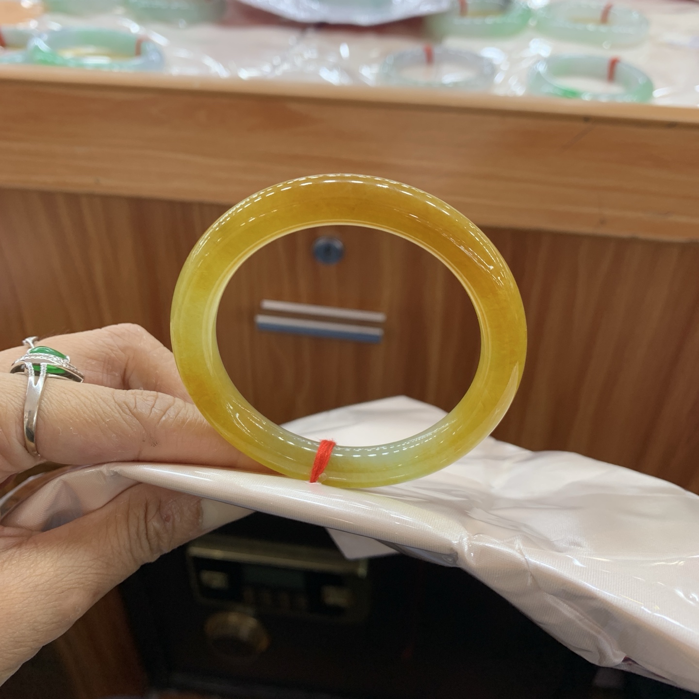 04224053.8-9.5-8.9冰黄翡圆条