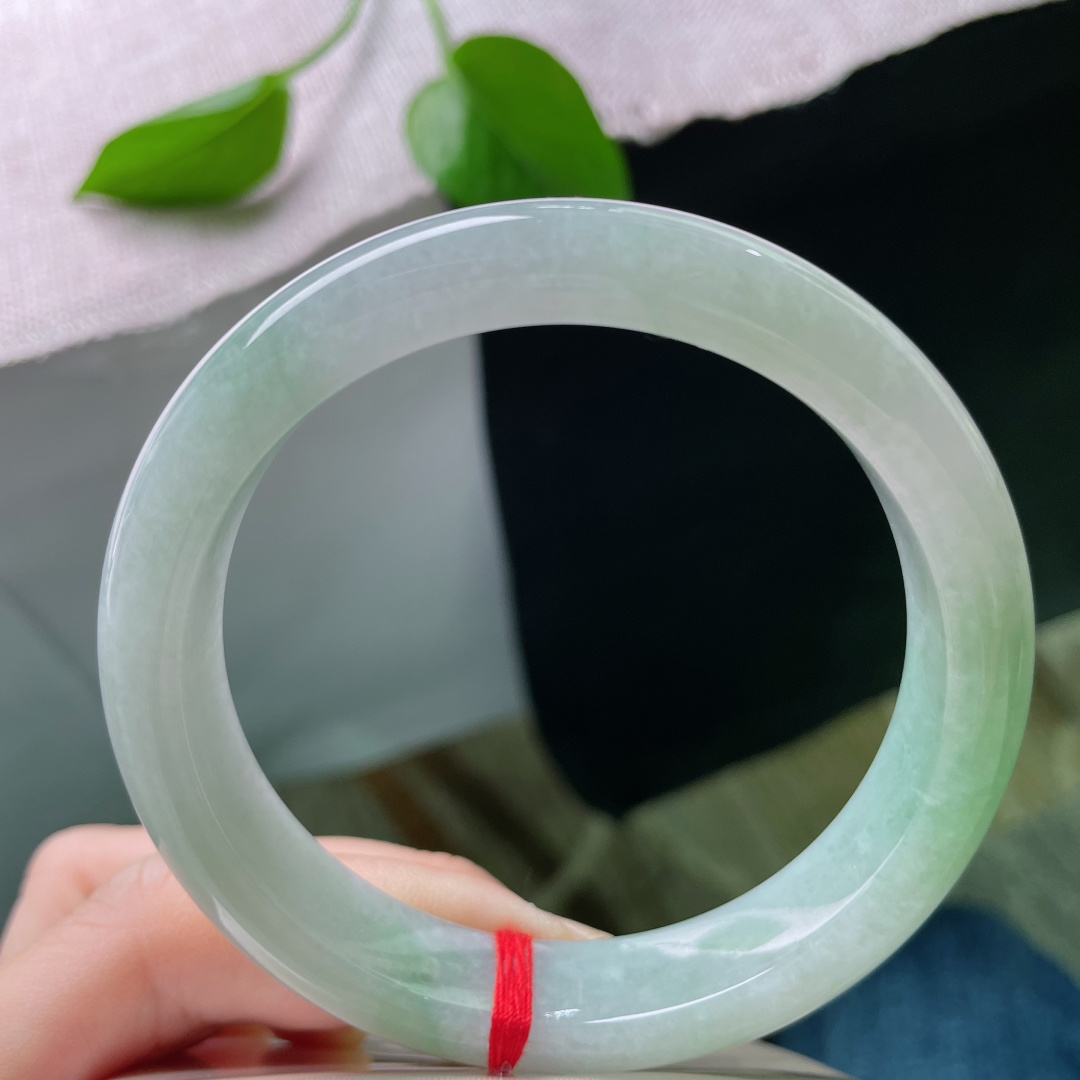 60.4/12.7/8.3，飘绿，水润，细腻，贵气，优雅，版型好，雍容华贵，无裂，ss51802a