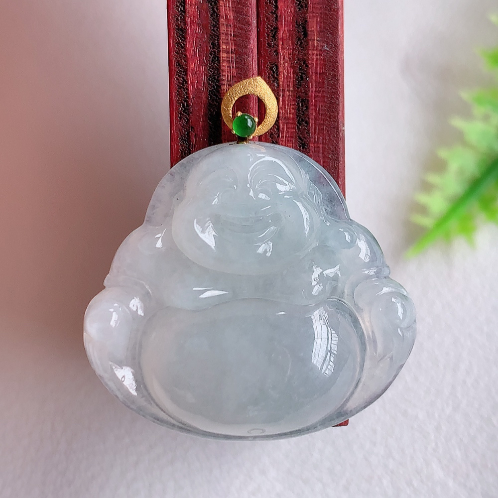 18k金扣冰润精雕佛公吊坠，法相端庄大气，工艺精湛，种色浓郁，细腻饱满冰润，种老水足，收藏佳品，佩戴
