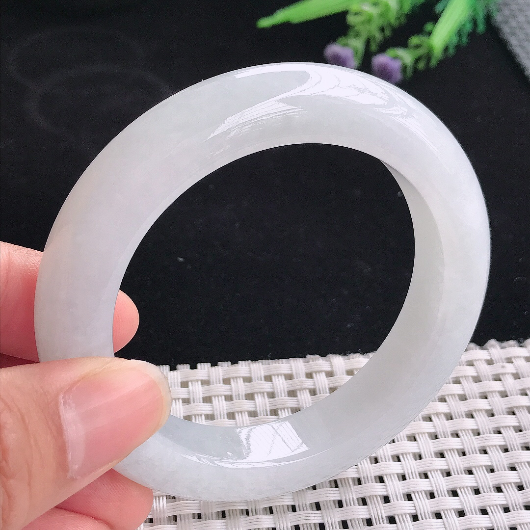 实拍A货翡翠55/12.5/10.3老坑秀气冰润月光白手镯宽边玉镯平安镯