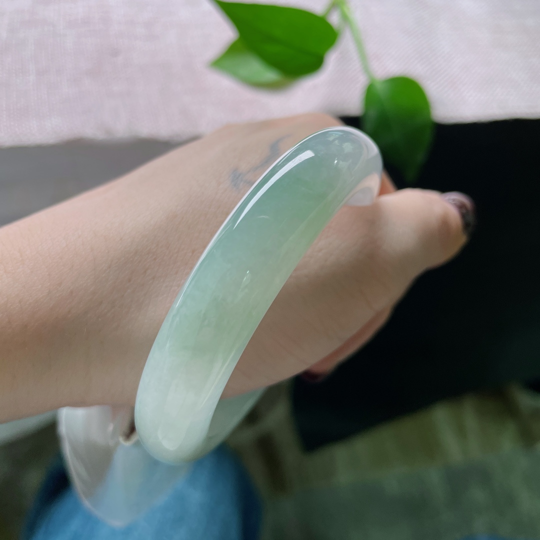 55.7/12.6/8.5，冰晴底正圈，清雅，种老，干净，落落大方，无裂，ss50379a