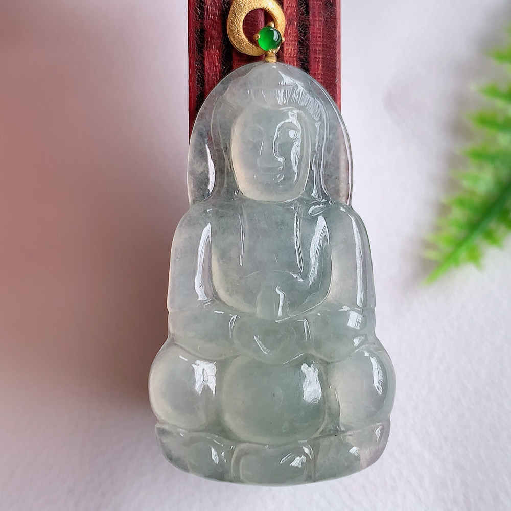 18k金扣冰润精雕观音吊坠，法相端庄大气，工艺精湛，种色浓郁，细腻饱满冰润，种老水足，收藏佳品，佩戴大气  W   003.22尺寸：37.7-21.7-4.2mm