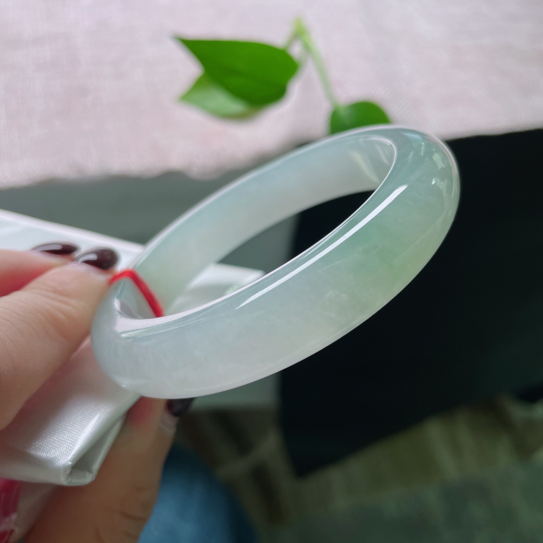 55.7/12.6/8.5，冰晴底正圈，清雅，种老，干净，落落大方，无裂，ss50379a