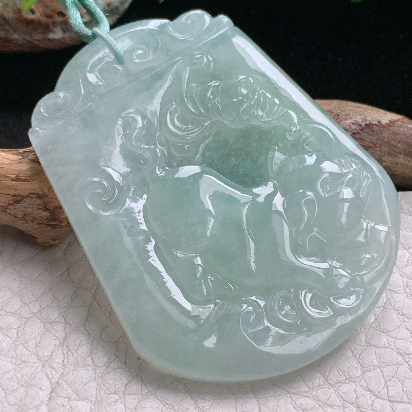 Bg实拍51*40.8*5.3缅甸翡翠冰透招财猪吊坠生肖猪玉坠诸事顺利